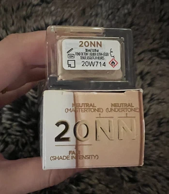 Urban Decay STAY NAKED WEIGHTLESS LIQUID FOUNDATION Shade 20NN Full Size 30ml - Image 1 of 3