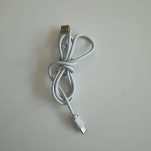 Apple White 1M USB A to USB C Charging Cable - Picture 1 of 3