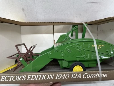 ERTL John Deere 1940 12A Combine #5601 New in Box - Image 1 of 4