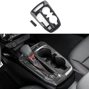 Cubierta del panel de cambio de palanca de cambios de engranajes negro de fibra de carbono para Chevrolet Trax 2024 - Imagen 1 de 7