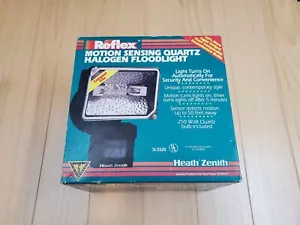 Heath Zenith Reflex Motion Sensing Quartz Halogen Floodlight SL-5520 Open Box - Picture 1 of 5