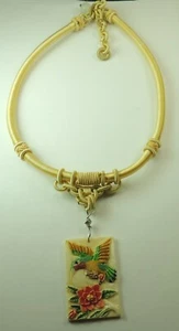 Colgante tallado colibrí y collar de seda boda madre de la novia - Imagen 1 de 2