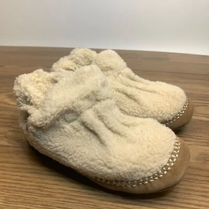 LL Bean Slippers Womens 5-6 M Cozy Fleece Booties Flats Beige Faux Fur Pull On - Picture 1 of 12