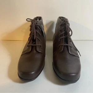 Stivaletti stringati in pelle marrone Liz Baker nuovi con etichette misura 10M - Foto 1 di 10