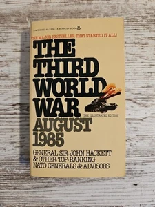 The Third World War August 1985 General Sir John Hackett Mass Market Paperback - Picture 1 of 10