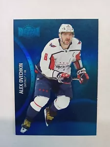 2021-22 SkyBox Metal Universe #50 Alex Ovechkin Blue Spectrum spedizione gratuita!! - Foto 1 di 2