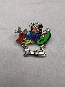 WDW Disney Land Resort 2009 First Release Mickey Nemo Pin Collecting Pixar - Picture 1 of 3