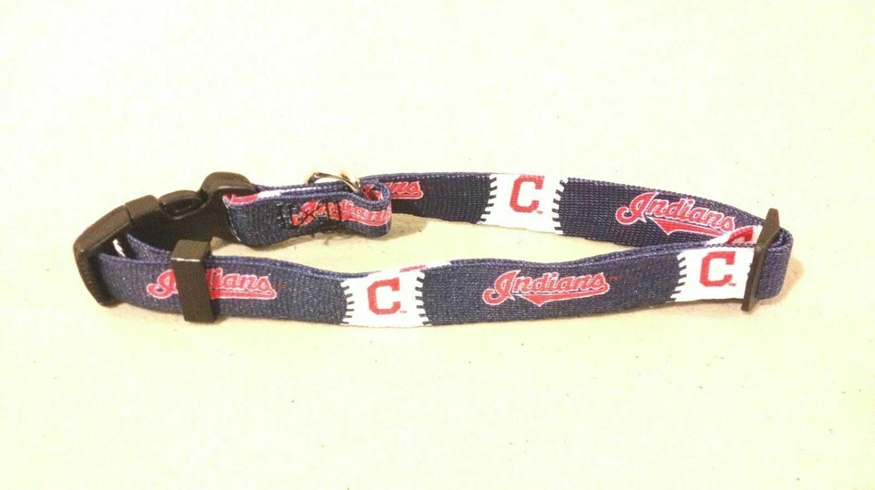CLEVELAND INDIANS COLEIRA AJUSTÁVEL DE NÁILON MÉDIA - Imagem 1 de 1