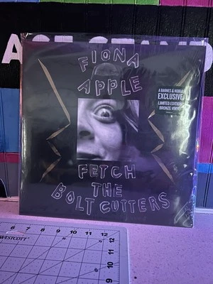 Fiona Apple - Fetch the Bolt Cutters - 2LP Limited Edition Bronze Vinyl - SEALED Foto 1 de 2
