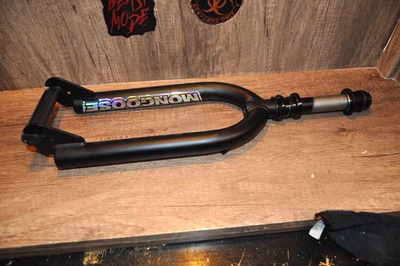 20' Mongoose BMX Bike Fork Bearing Head Set Included 1 in-Threaded Matte Black - Image 1 of 4