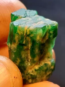 8.68grams Beautiful Green Emerald terminated specimen from swat Pakistan - Picture 1 of 15