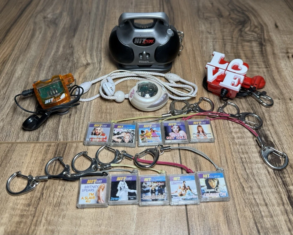 Vtg Y2K HIT CLIPS Boom Box 3 Players & 10 Music clips Cartridges *UNTESTED AS IS - Image 1 of 4
