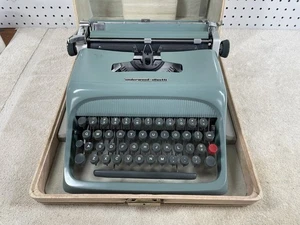 Máquina de escribir Underwood Olivetti Studio 44 1948 casi como nueva con estuche flocado - Imagen 1 de 16