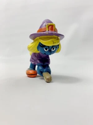 W Berrie Peyo 1982 Smurfs Halloween Witch Smurfette made in Portugal - Image 1 of 4