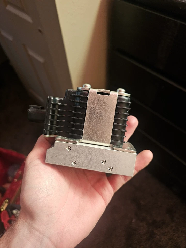 Danfoss Pvg Pves Electronic Control Valve 11164362 - Image 1 of 4