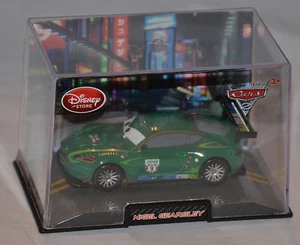 ¡NUEVO! Disney Store PIXAR Cars 2 Nigel Gearsley Diecast Car (con estuche) envío rápido - Imagen 1 de 3
