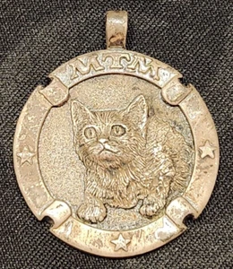 1974 MTM Kitten Schuber Image Factory Sterling Silver Pendant Seasons Greetings - Picture 1 of 2