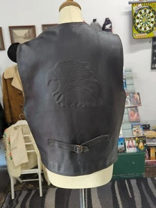 Vintage wiederentdeckte original schwere Lederweste Adlerkopf Größe M - Bild 1 von 17