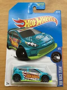 HW HOT WHEELS 2017 HW RACE TEAM #4/5 '12 FORD FIESTA BLU HOTWHEELS VHTF - Foto 1 di 5