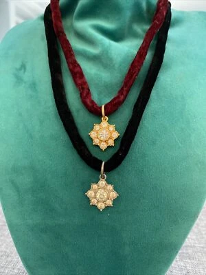 Avon 2 Gargantilla Collares Cristal Copo de Nieve Dije Rojo Oscuro y Negro Terciopelo (A1) Foto 1 de 4