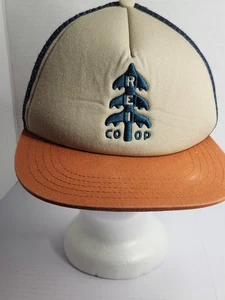 Gorra de camionero cooperativa REI NetPlus Bureo malla reciclada gorra beige azul marino  - Imagen 1 de 10