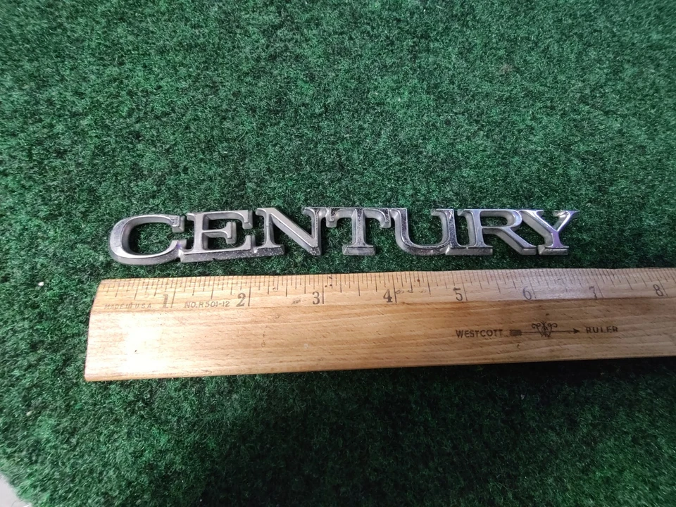 90 91 92 93 94 95 96 BUICK CENTURY EMBLEMA LATERAL INSIGNIA SÍMBOLO LOGOTIPO OEM 6S1 Foto 1 de 4