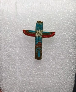 Vintage Totem Pole Art Gold Tone Color Enamel Lapel Pin - Picture 1 of 7