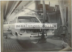 GENERAL MOTORS Pressefoto Foto Photo Photograph Werkhalle Karosserie -5 - Picture 1 of 2