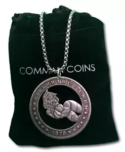 Collana Moneta Tagliata Hobo Donna Busty Legata BDSM Bondage Anime Gioielli Arte Dollaro - Foto 1 di 4