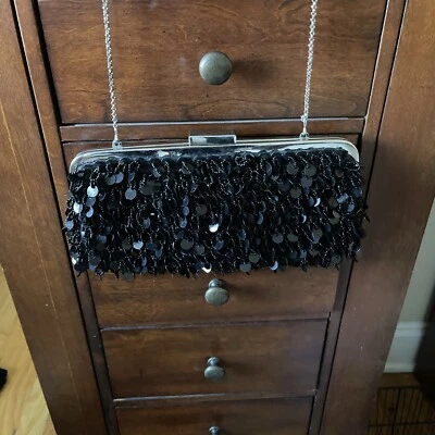 BCBG MAXAZRIA Bolso sin asas/hombro de noche con cuentas con lentejuelas - Tamaño mediano Foto 1 de 4