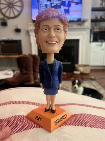 TENNESSEE VOLUNTEERS BOBBLE HEAD COACH PAT SUMMITT THE LADY VOLS 39 YEARS EXCELL Cover