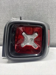 2016-2020 JEEP RENEGADE REAR RIGHT RH SIDE TAIL LIGHT OEM USED - Picture 1 of 11