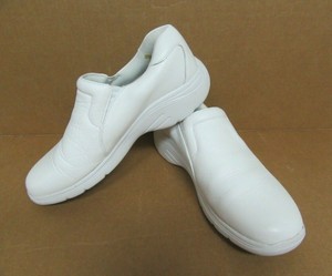 white non skid nursing shoes
