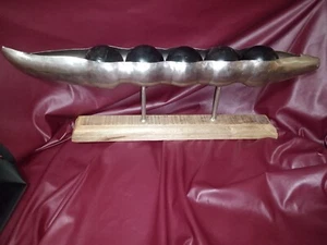 Peas In A Pod statue, 18" wood base & 24"metal pod with 5 3" wooden peas decor - Picture 1 of 6