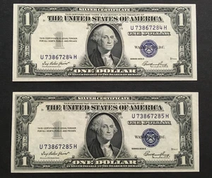 Lot of Two consecutive 1935 E Silver Certificate notes uncirculated $1.00 UH BlK - Picture 1 of 2