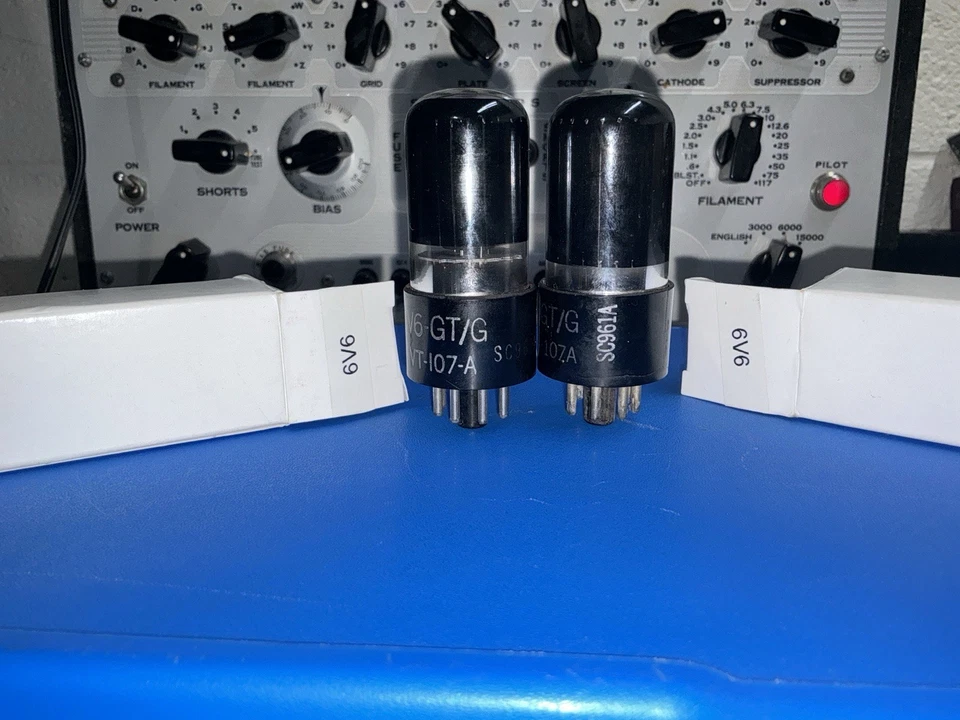 PAR DE TUBOS KENRAD VT-107A 6V6GT - VIDRIO NEGRO - MUY COMBINADO 3800/4150 uMhos. Foto 1 de 4