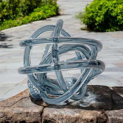 Escultura grande de nudo infinito de vidrio soplado a mano redonda azul de 7,75" x 7,25" Foto 1 de 4