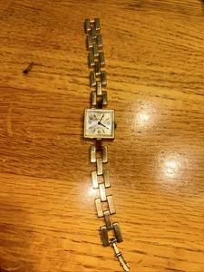 Lausanne 17 Jewels Vintage Wind Up Ladies Shockproof Watch Works - Picture 1 of 10