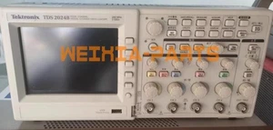 1pcs Used Tektronix TDS2024B Digital Oscilloscope 200MHz 2GS/s - Picture 1 of 1