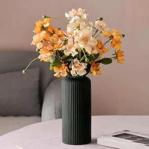 Jarrón de plástico a rayas tipo cerámica - Expositor decorativo de arreglos florales - Imagen 1 de 13
