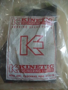 FABRICANTE DE EQUIPOS ORIGINALES INGENIERÍA CINÉTICA LIMITADA PIEZAS DE REPUESTO GENUINAS ""MAGNUM"" CUBIERTA DE ASIENTO DE SCOOTER N - Imagen 1 de 6