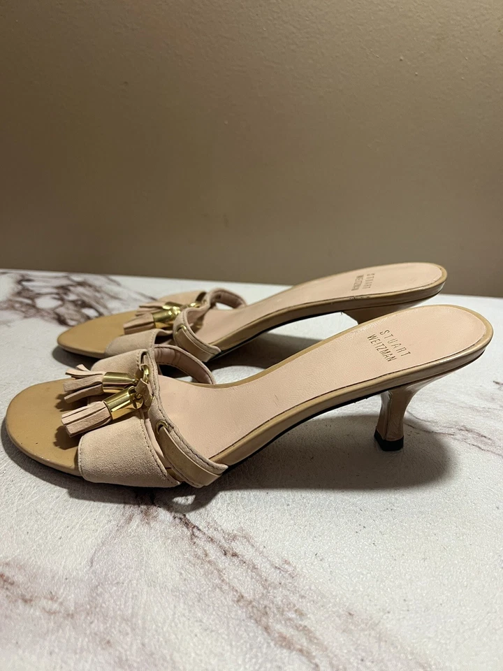 STUART WEITZMAN 尺寸 6.5 棕褐色麂皮绒和漆皮中跟鞋凉鞋穆勒鞋 — 第 1/4 张图片