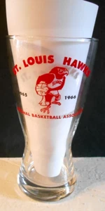 1965/1966 ST. LOUIS HAWKS NBA basket giocatore di vetro nomi Pettit Hagan Wilkens - Foto 1 di 4