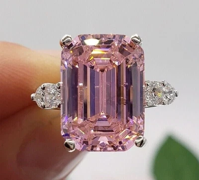 Anillo de diamantes rosas naturales corte esmeralda certificado de 5,50 quilates acabado en oro blanco VVS1 Foto 1 de 4