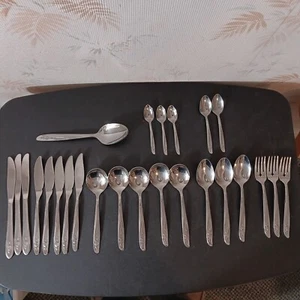Oneida "Roseanne" Single Rose pattern 26 Piece Stainless Steel Flatwear Set - Picture 1 of 16