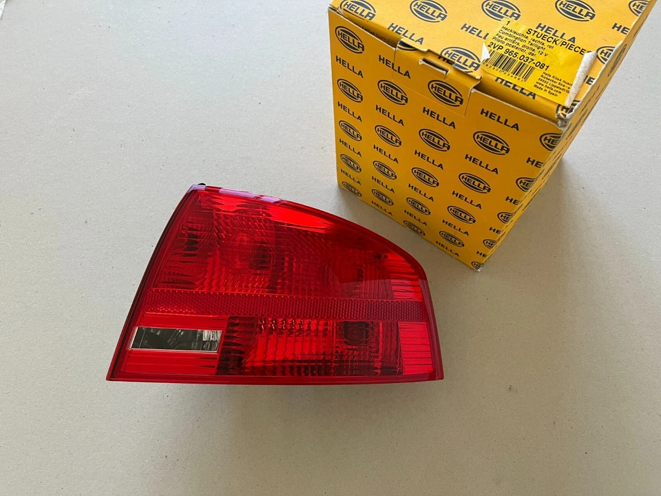 HELLA - NUEVO EN CAJA - LUZ TRASERA DERECHA DEL LADO DEL PASAJERO AUDI A4 B7 2007 Foto 1 de 4