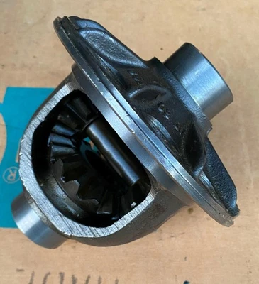 Mercedes 380sl,380sel,380sec,sl320,s350  differential 1263501023 - Image 1 of 2