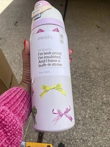 Owala Freesip 32 Oz Water Bottle - Picture 1 of 4
