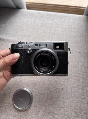 Fujifilm X100F Silver 24.3MP Digital Compact Cam Sleek Build High - Res Photo - image 1 of 4