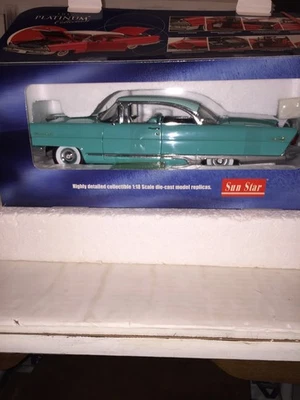 Жесткий верх Sun Star в масштабе 1:18 4652 - 1956 Lincoln Premiere Taos бирюзовый - Изображение 1 из 4